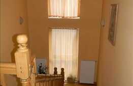 Casa 8 camere, 600 mp utili, 1200 mp teren, zona de case!