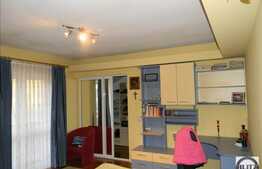 Casa 8 camere, 600 mp utili, 1200 mp teren, zona de case!