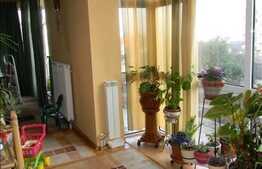 Casa 8 camere, 600 mp utili, 1200 mp teren, zona de case!