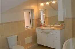 Casa 8 camere, 600 mp utili, 1200 mp teren, zona de case!