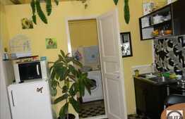 Casa individuala, 80 mp, parcare, zona centrala