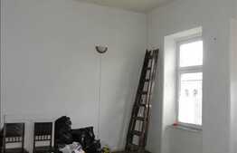 Casa individuala, 80 mp, parcare, zona centrala