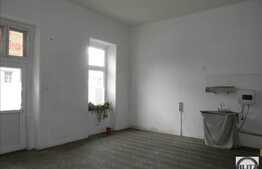 Casa individuala, 80 mp, parcare, zona centrala