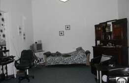 Casa individuala, 80 mp, parcare, zona centrala