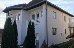 Casa 8 camere, 260 mp, teren 400 mp, zona cartierului Dambul Rotund!