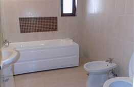Duplex 5 camere, 144 mp, gradina 70 mp, 2 locuri de parcare, zona Vivo