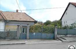 Casa demolabila, 40 mp utili, suprafata teren 400 mp, zona linistita de case