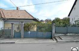 Casa demolabila, 40 mp utili, suprafata teren 400 mp, zona linistita de case