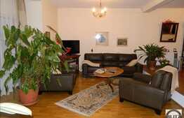 Casa cu 4 camere, 160 mp, teren 260 mp, 3 balcoane, zona rezidentiala de case!