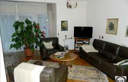 Casa cu 4 camere, 160 mp, teren 260 mp, 3 balcoane, zona rezidentiala de case!