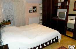 Casa cu 4 camere, 160 mp, teren 260 mp, 3 balcoane, zona rezidentiala de case!