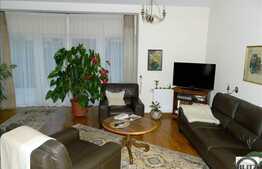 Casa cu 4 camere, 160 mp, teren 260 mp, 3 balcoane, zona rezidentiala de case!