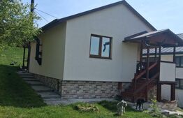 Casă cu teren 595 mp | Lângă lac | Zonă liniștită – Câmpenești