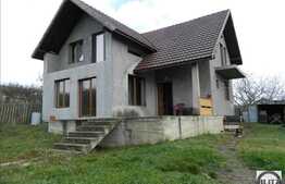 Vanzare casa 150 mp utili cu 500 mp teren, zona linistita!