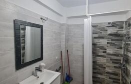 Apartament decomandat, 51 mp utili, lift, parcare inclusa in pret, zona Terra