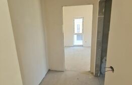 Apartament semidecomandat, 49 mp utili, gradina de 95 mp, parcare, zona Eroilor