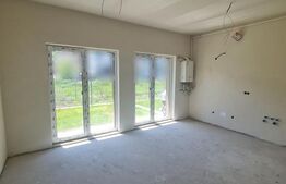 Apartament semidecomandat, 49 mp utili, gradina de 95 mp, parcare, zona Eroilor