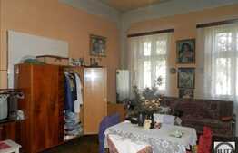 Vanzare casa renovabila, 130 mp utili, cu teren 1000 mp, front de 35 ml