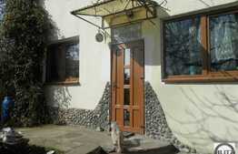 Vanzare casa renovabila, 130 mp utili, cu teren 1000 mp, front de 35 ml