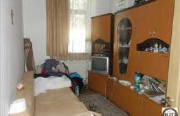 Vanzare casa renovabila, 130 mp utili, cu teren 1000 mp, front de 35 ml