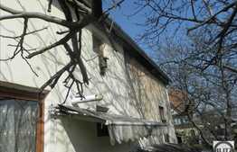 Vanzare casa renovabila, 130 mp utili, cu teren 1000 mp, front de 35 ml