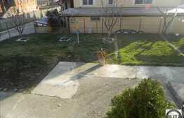 Casa de vanzare, 230 mp, 450 mp de teren si front la strada de 24 ml!