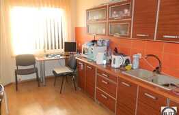 Casa de vanzare, 230 mp, 450 mp de teren si front la strada de 24 ml!