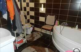 Casa de vanzare, 230 mp, 450 mp de teren si front la strada de 24 ml!