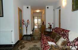 Casa cu 13 camere, 500 mp utili, 1500 mp teren, mobilata!