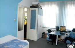 De vanzare apartament cu 2 camere decomandate, 63 mp utili