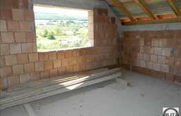 Casa de vanzare in zona Chinteni, 180mp utili. Semifinisata!