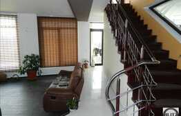 De vanzare casa individuala, zona Real, 480 mp utili cu teren 2000 mp