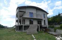 De vanzare casa individuala, zona Real, 480 mp utili cu teren 2000 mp