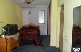 Casa de vanzare, 312 mp, cu teren de 651 mp si front la strada de 13 ml, Iris!