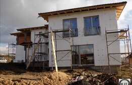 Duplex 130 mp, 300 mp teren, semifinisat, zona linistita!