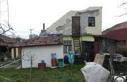 Casa individuala, 40 mp, 957 mp teren, zona de case