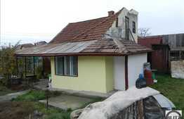 Casa individuala, 40 mp, 957 mp teren, zona de case