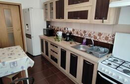 Apartament 2 camere decomandat, 57 mp cu parcare, zona Sub Cetate