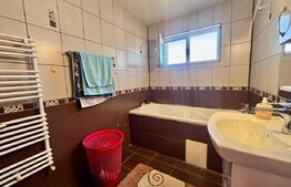 Apartament 3 camere, 65 mp, parcare, intermediar, zona Teilor