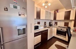 Apartament 3 camere, 65 mp, parcare, intermediar, zona Teilor