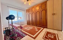 Apartament 3 camere, 65 mp, parcare, intermediar, zona Teilor