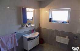 Casa cu 6 camere, 324 mp, teren 1000 mp, partial mobilata, zona linistita!