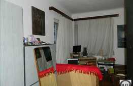 Casa cu 2 camere, 70 mp, 385 mp teren, zona linistita!