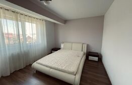 Apartament cu 3 camere, 72 mp, cu parcare, in zona Eroilor.