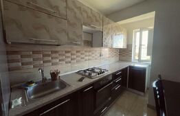 Apartament cu 3 camere, 72 mp, cu parcare, in zona Eroilor.