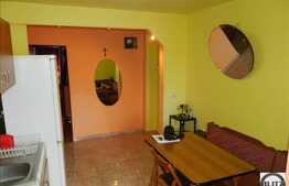 De vanzare apartament cu 3 camere, decomandat, 67 mp, cu  parcare subterana