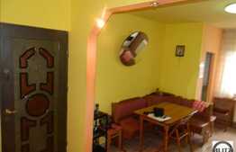 De vanzare apartament cu 3 camere, decomandat, 67 mp, cu  parcare subterana