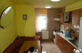 De vanzare apartament cu 3 camere, decomandat, 67 mp, cu  parcare subterana