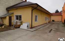 2 case cuplate, 180 mp, 640 mp teren, curte comuna, zona linistita!