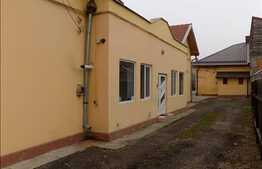 2 case cuplate, 180 mp, 640 mp teren, curte comuna, zona linistita!